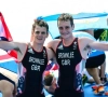 VIDEO: Wat een drama, maar ook mooi staaltje broederliefde in laatste triatlon van het jaar