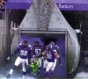 VIDEO: Technicus zag niet dat de American Football-spelers al uit de tunnel kwamen en beklaagde het zich meteen