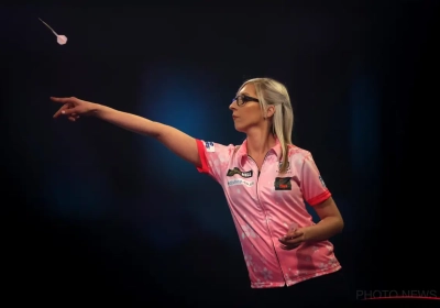 🎥 Met Fallon Sherrock gaat de laatste vrouw op het WK darts eruit