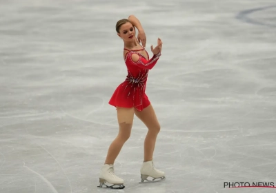 Loena Hendrickx moet tevreden zijn met zilver op EK na dubbele val in vrije kür, 16-jarige Nina Pinzarrone vijfde bij debuut