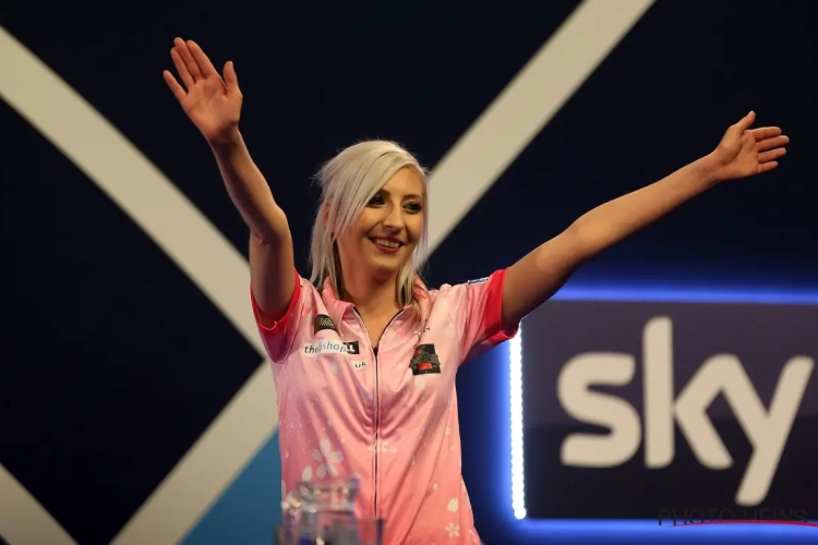 Fallon Sherrock kan nieuwe stunt moeilijk geloven: "Ik heb één van de beste spelers ter wereld verslagen"